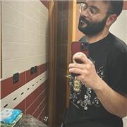 Docente di storia e filosofia laureato in Italia e in Francia